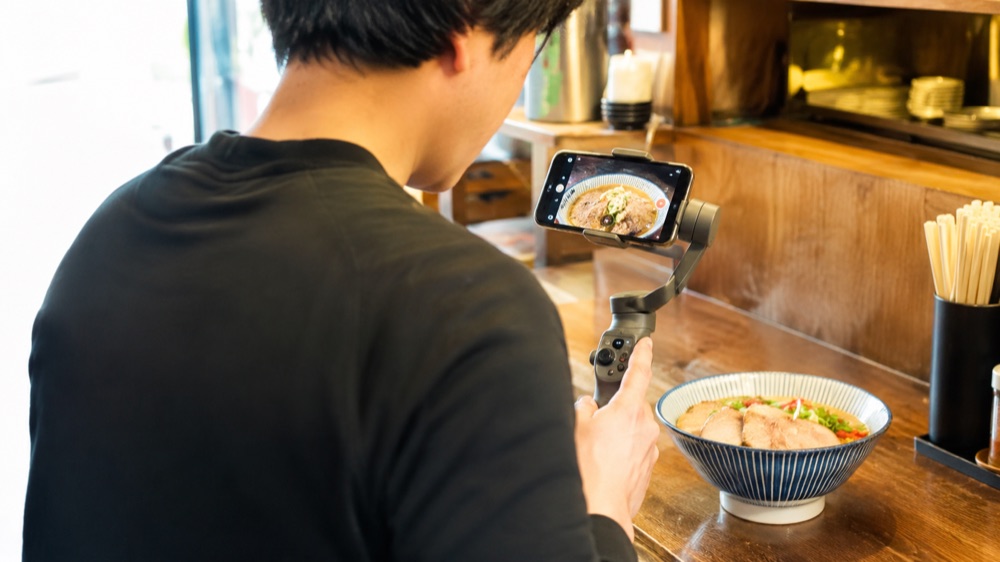 プロが料理のショート動画を撮影する様子